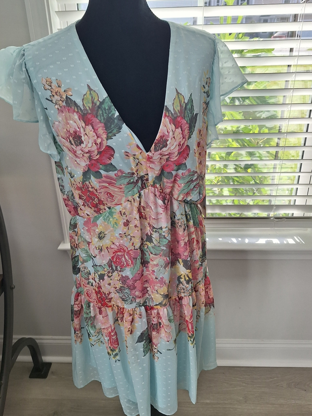 Maison Tara Light Blue Floral V-Neck Drezz with Pink Roses